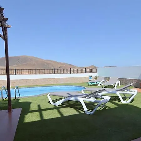 Villa Blue With Private Pool, Bbq, Wifi - Suitable For Families By Holidays Corralejo