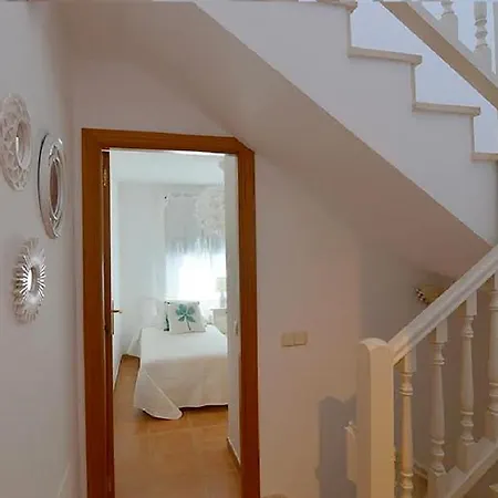Blue With Private Pool, Bbq, Wifi - Suitable For Families By Holidays Villa
