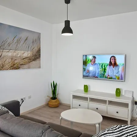 Villa Blue With Private Pool, Bbq, Wifi - Suitable For Families By Holidays Corralejo
