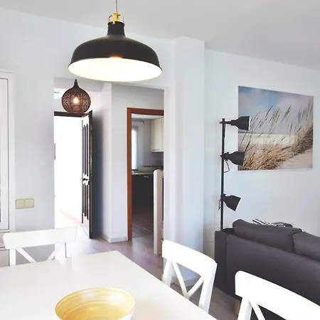 Blue With Private Pool, Bbq, Wifi - Suitable For Families By Holidays Villa *