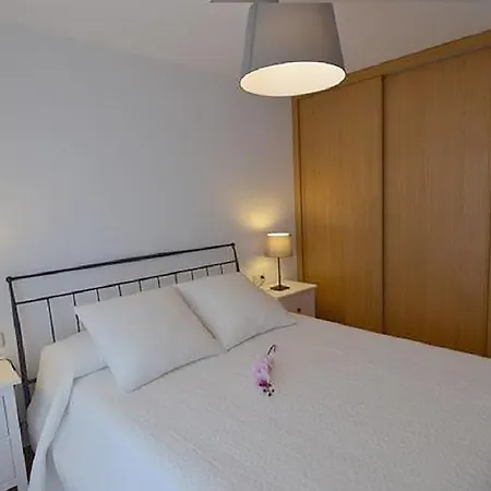 Blue With Private Pool, Bbq, Wifi - Suitable For Families By Holidays Villa