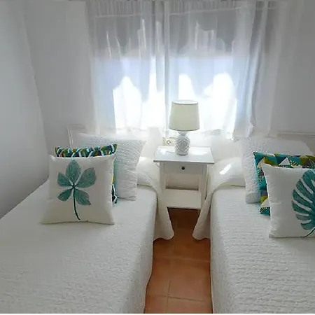 Villa Blue With Private Pool, Bbq, Wifi - Suitable For Families By Holidays